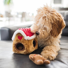 Load image into Gallery viewer, ZIPPY PAWS BURROW GINGERBREAD HOUSE