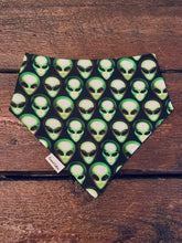 Load image into Gallery viewer, COCONUT COLLARS BANDANA XSM
