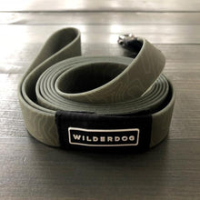 Load image into Gallery viewer, WILDERDOG LEASH WATERPROOF OLIVE 6'
